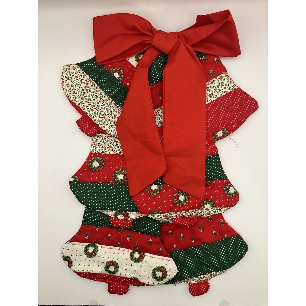 handmade quilted Christmas wall hanging